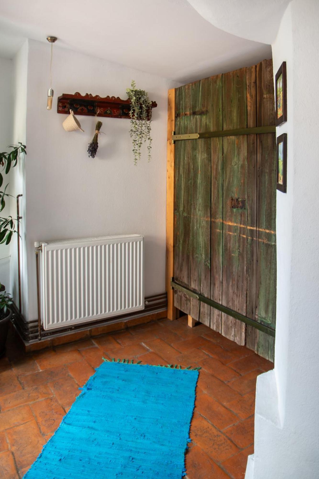 Apartment Bike House - 250-year-old Restored House In A Quiet Area