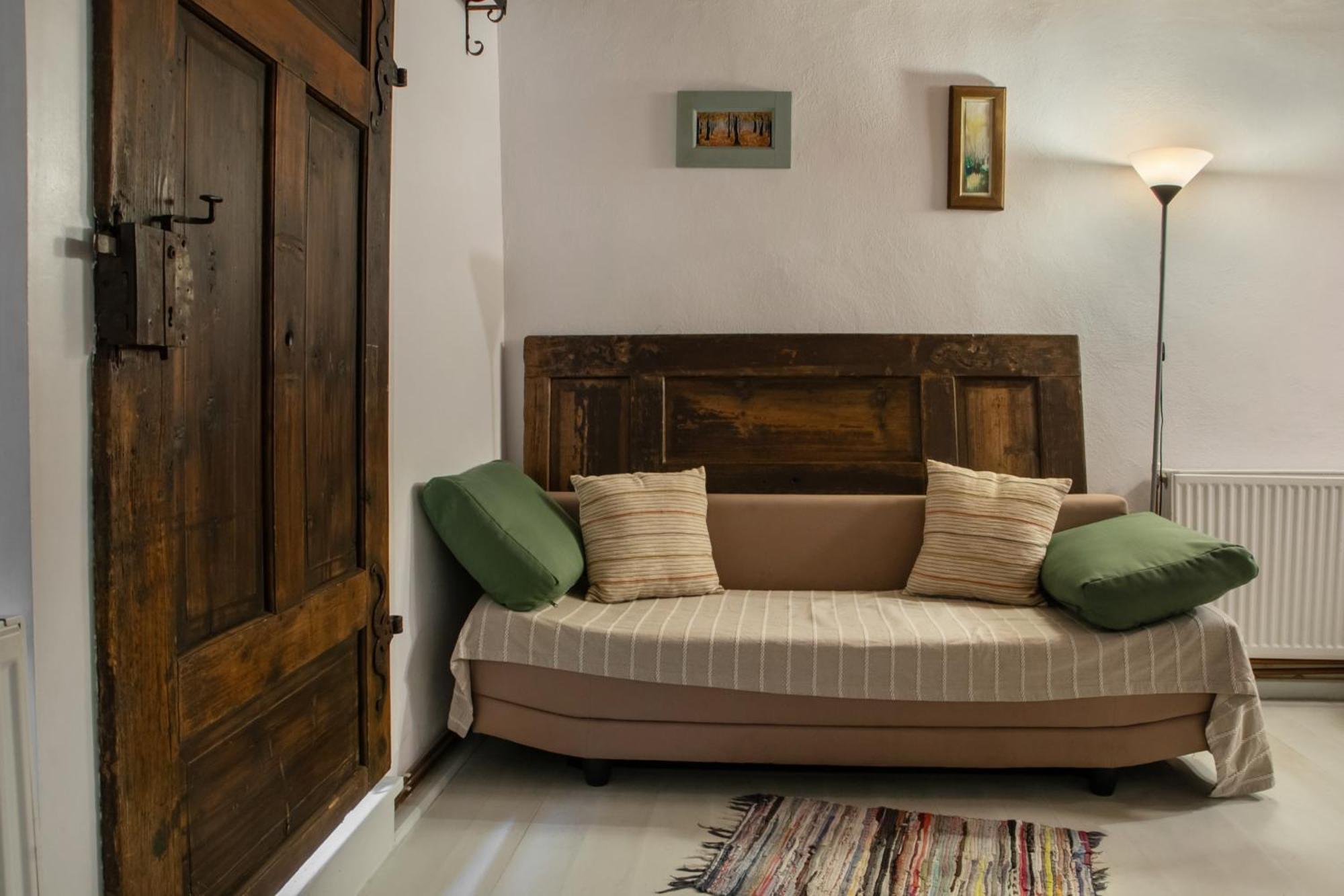 Bike House - 250-year-old Restored House In A Quiet Area *