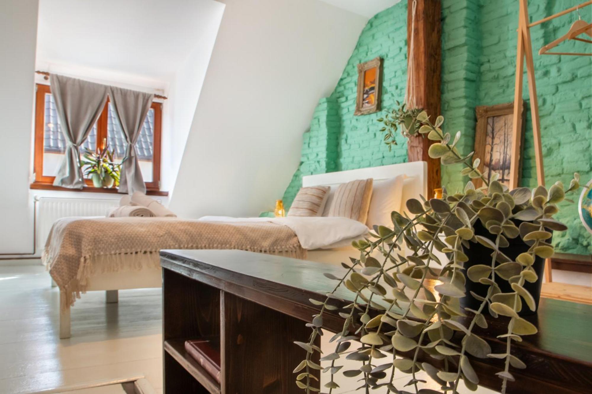Bike House - 250-year-old Restored House In A Quiet Area * Brasov