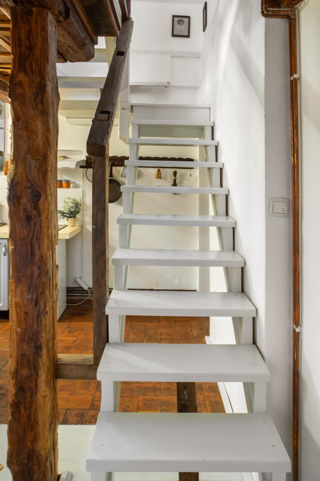 Apartment Bike House - 250-year-old Restored House In A Quiet Area