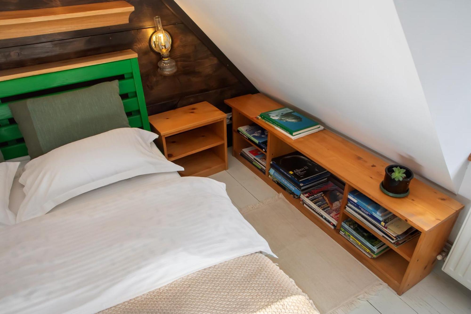 Bike House - 250-year-old Restored House In A Quiet Area Apartment