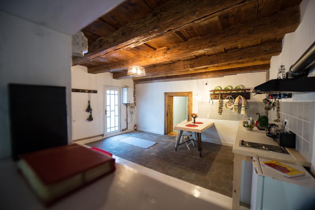 Bike House - 250-year-old Restored House In A Quiet Area Apartment Brasov