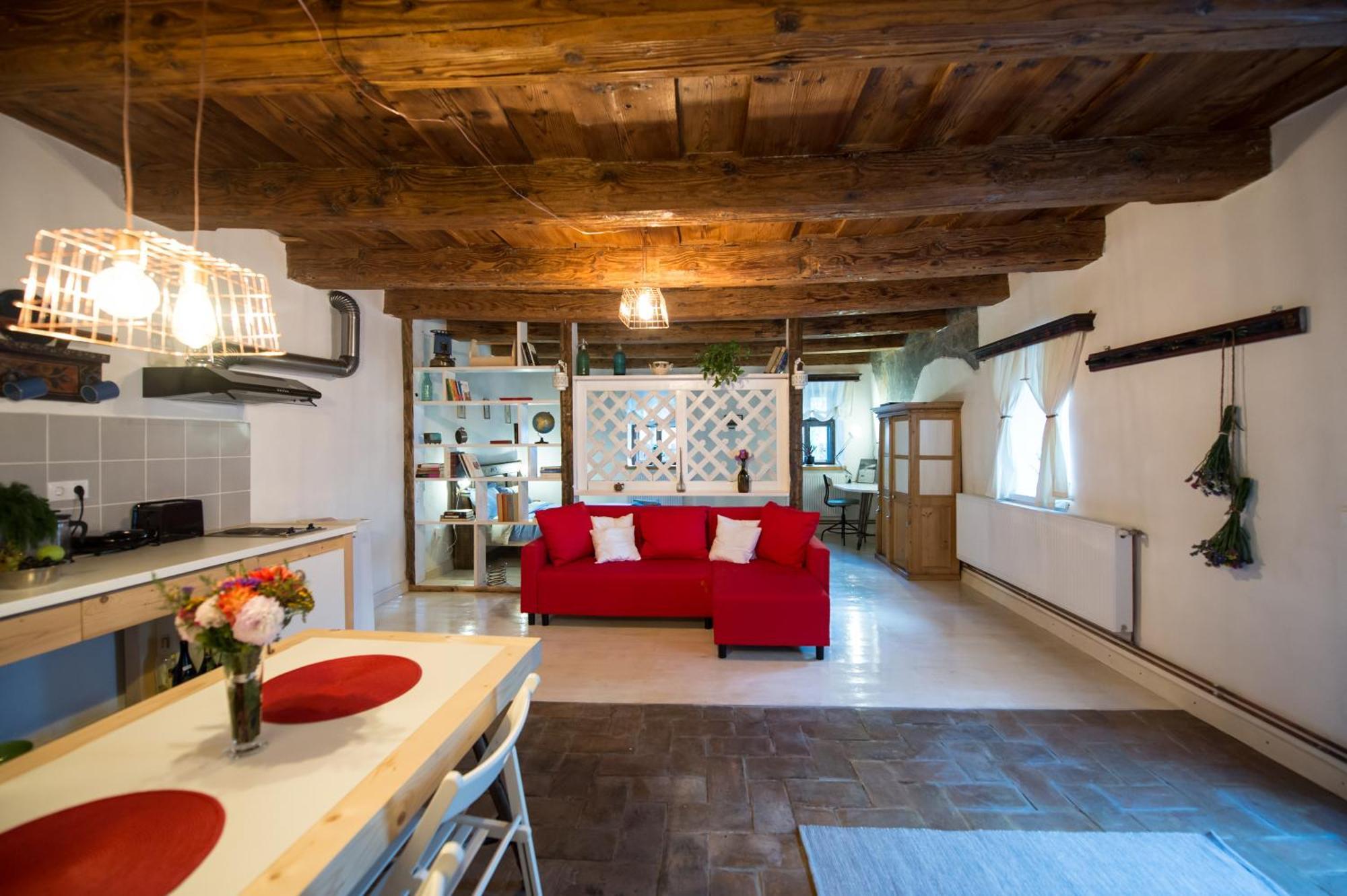 Bike House - 250-year-old Restored House In A Quiet Area *