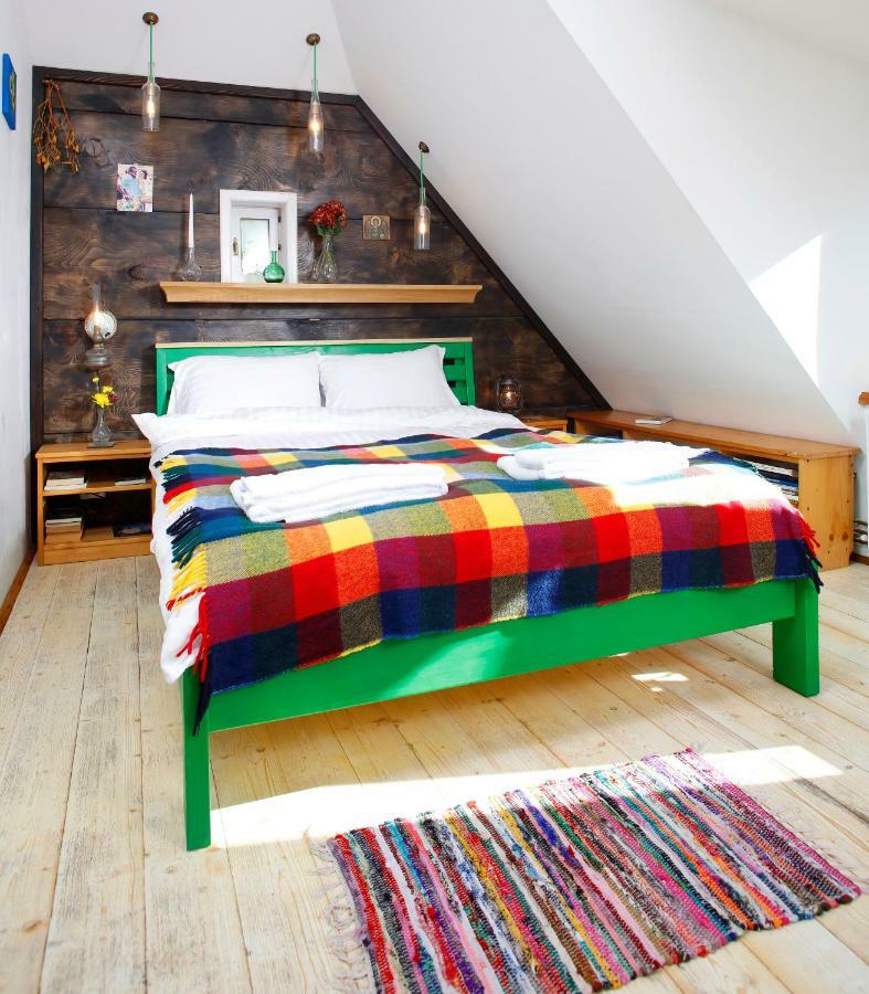 Bike House - 250-year-old Restored House In A Quiet Area Apartment Brasov
