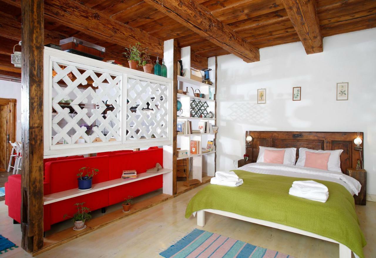 Apartment Bike House - 250-year-old Restored House In A Quiet Area Brasov